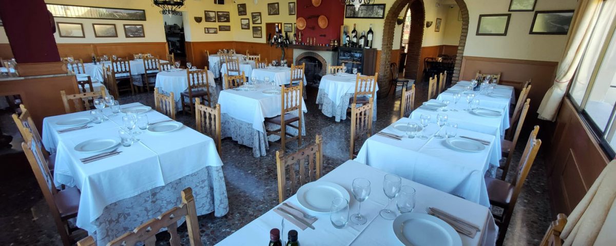 Salón Mesón Restaurante La Posada del Conde.