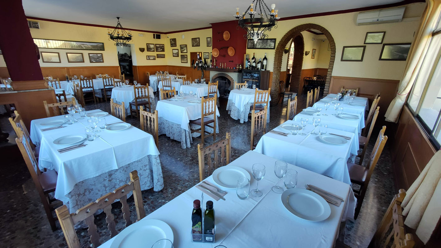 Salón Mesón Restaurante La Posada del Conde.