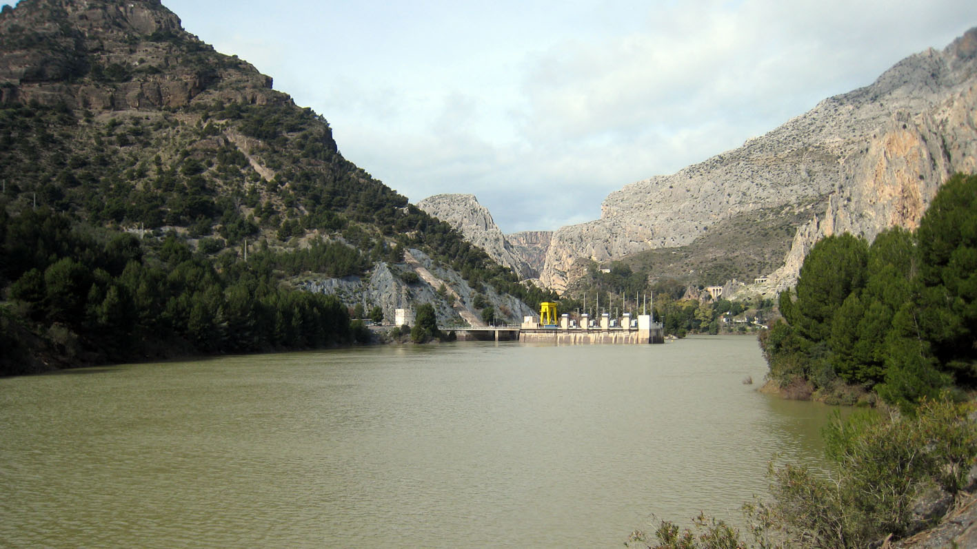 Central eléctrica junto a El Caminito del Rey.