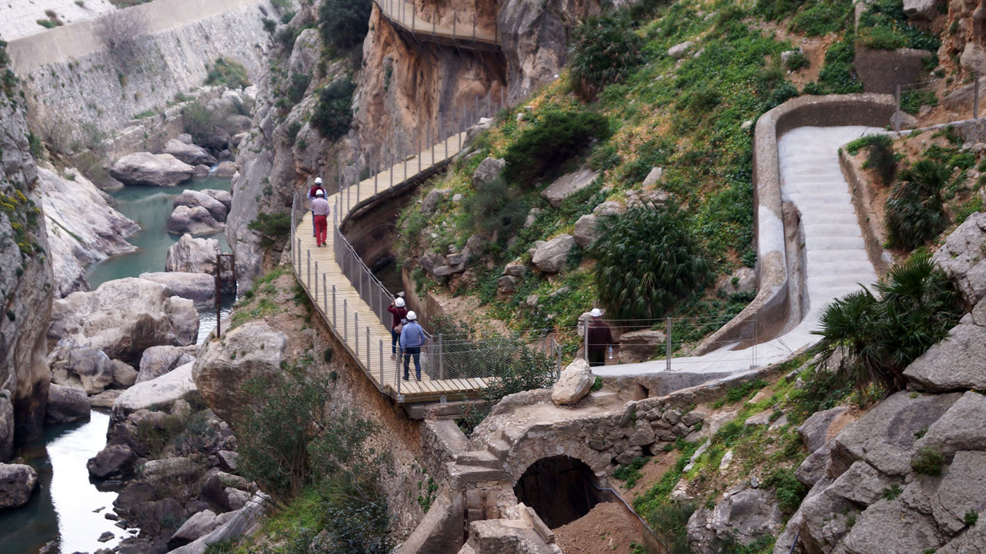 Ahora puedes visitar El Caminito del Rey gracias al Hotel Mesón La Posada del Conde.