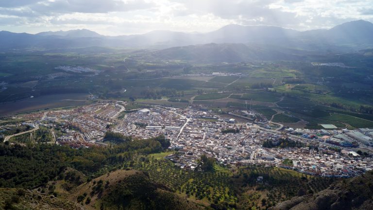 La localidad de Pizarra, situada muy cerca de nuestro Hotel Mesón La Posada del Conde, celebra este fin de semana el evento gastronómico Brasas&Birras