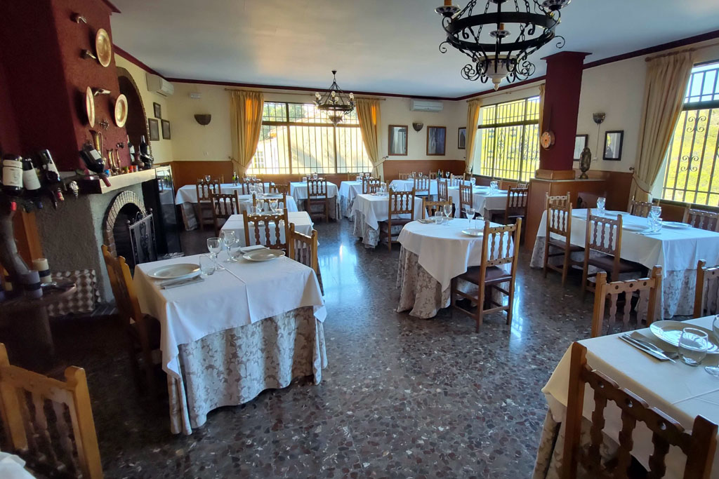 Salón comedor Mesón Restaurante La Posada del Conde.
