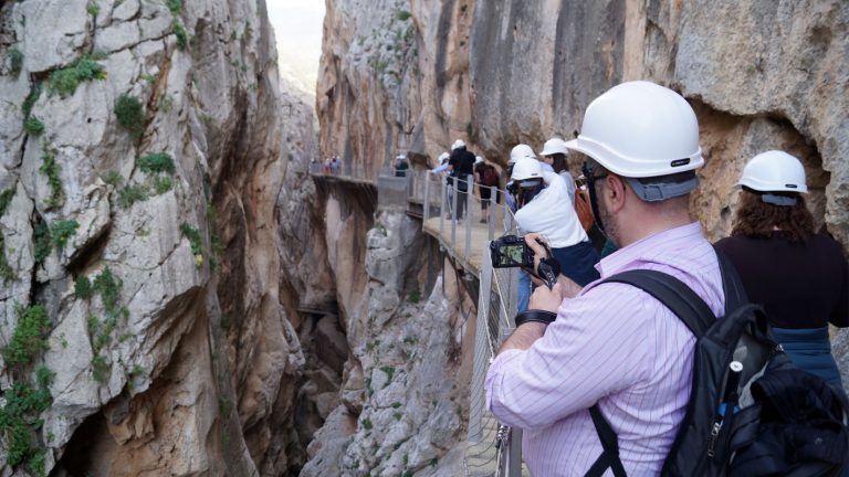 En el Hotel Mesón La Posada del Conde te proponemos un fin de semana ideal con visita incluida a El Caminito del Rey